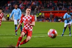 开云体育APP下载-美因茨队战术失误，遭遇主场失利的简单介绍