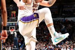 开云体育-关于湖人B队碾压阿根廷男篮，威斯布鲁克制霸全场的信息