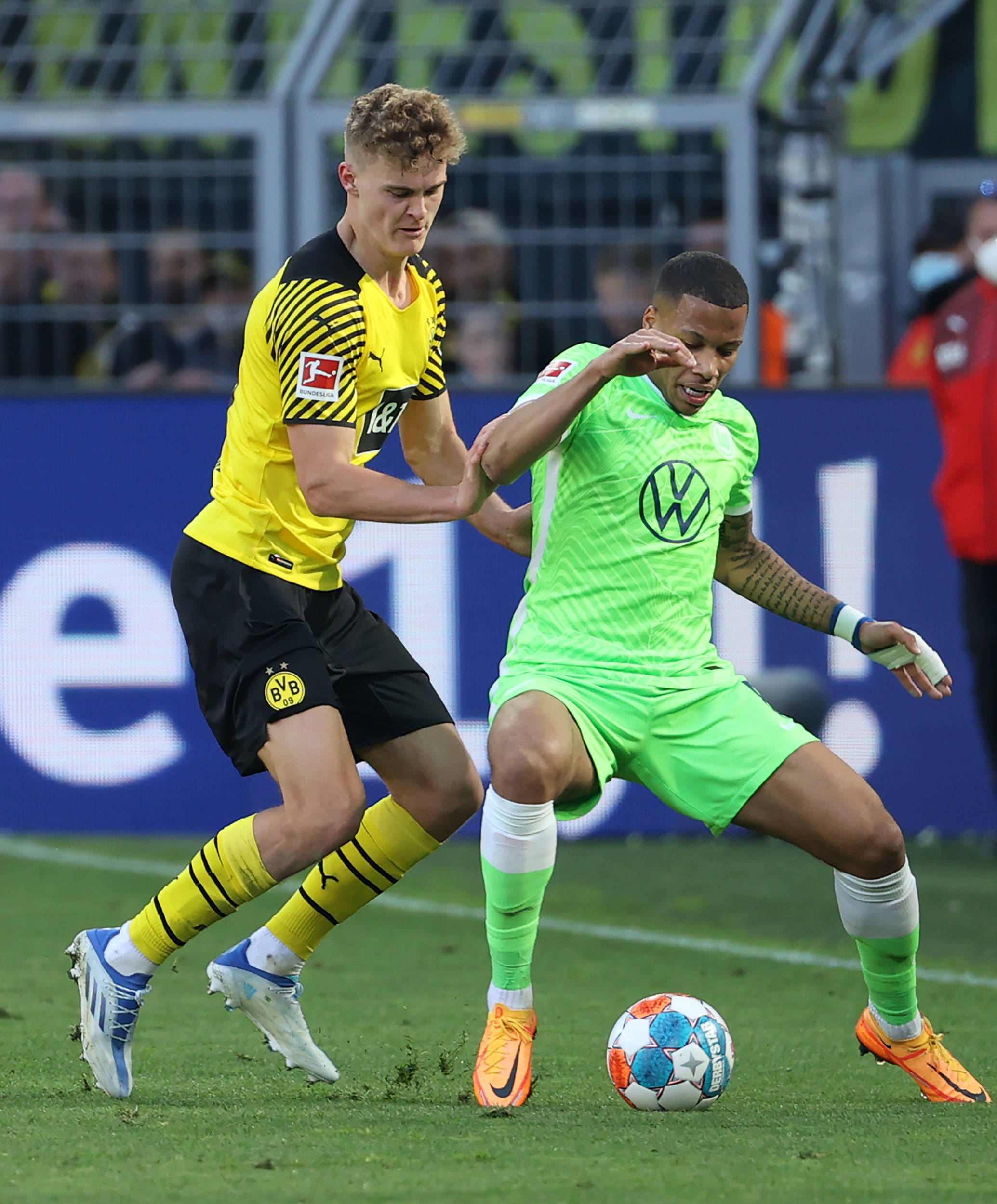 沃尔夫斯堡客场疲态尽显，难追弗赖堡