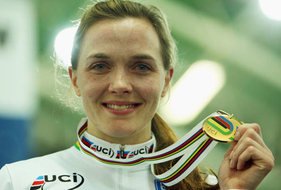 丹麦选手在自行车比赛中夺得金牌 丹麦选手在自行车比赛中夺得金牌