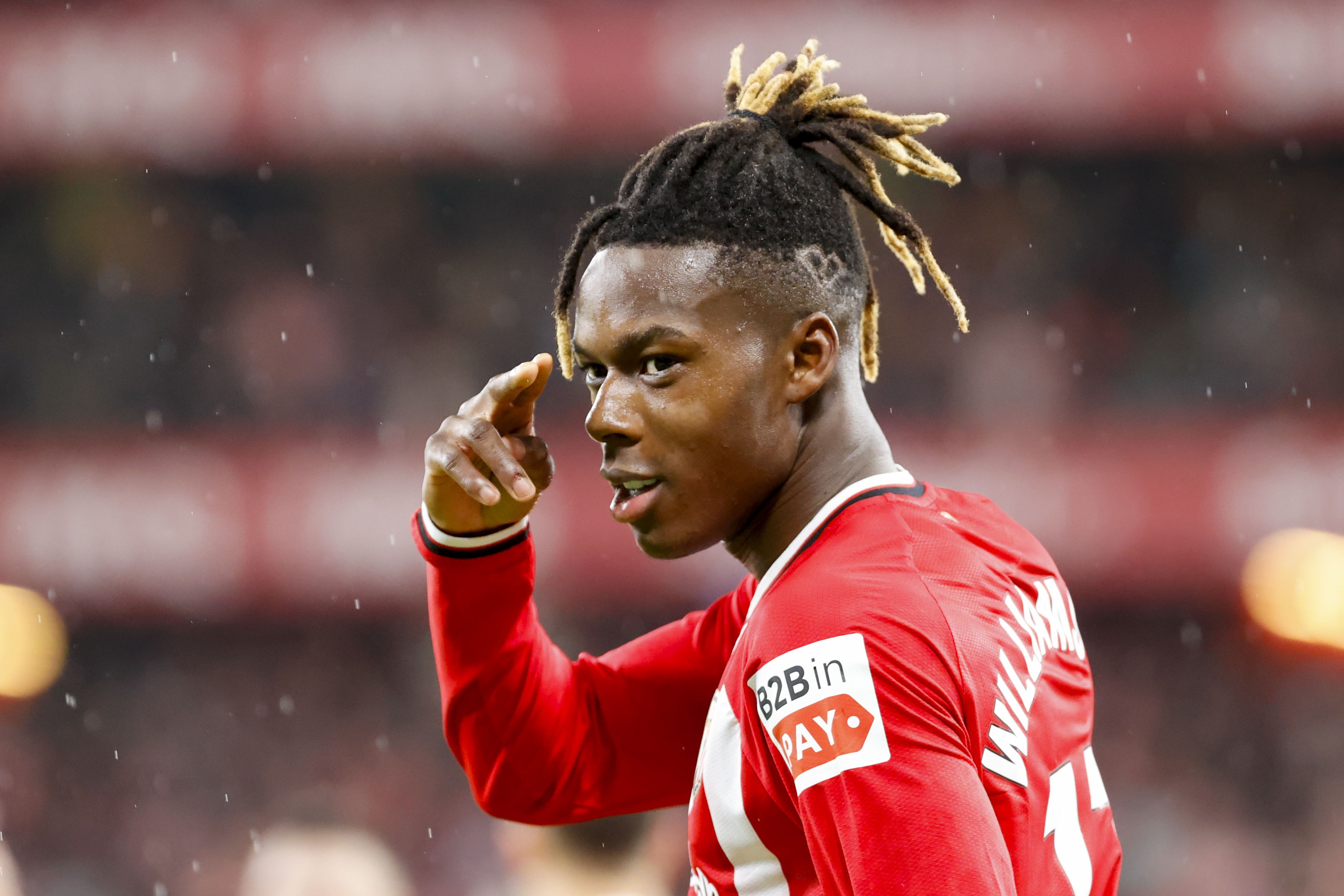 包含迎着风暴,运动员展现出色表现的词条 包含迎着风暴,运动员展现出色表现的词条