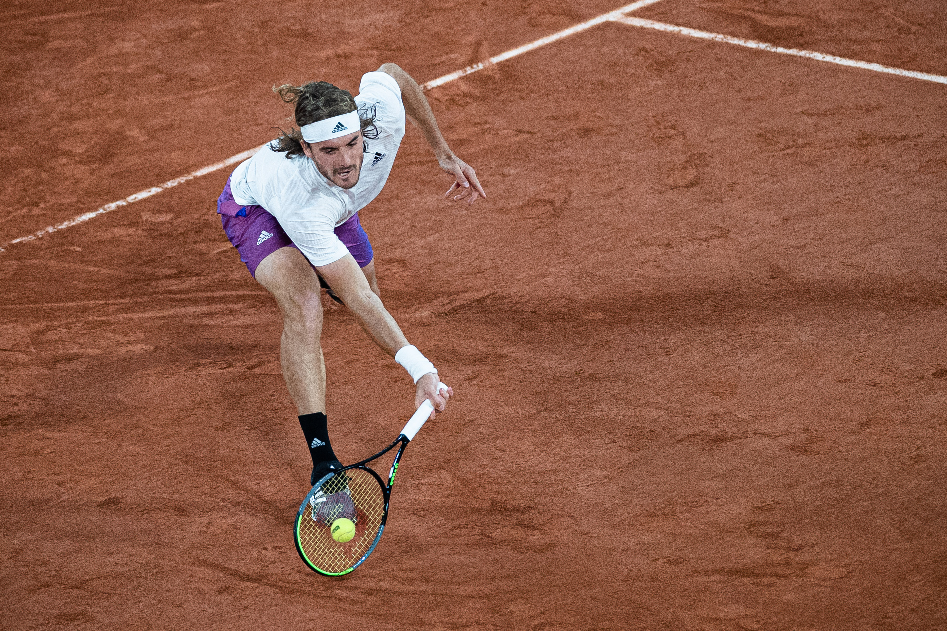 日本网球队险胜法国网球队，西西帕斯完成帽子戏法的简单介绍